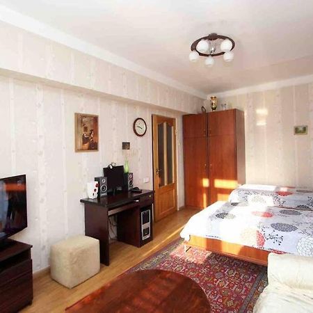 Cozy Apartment In The Center Of Erivan Exterior foto