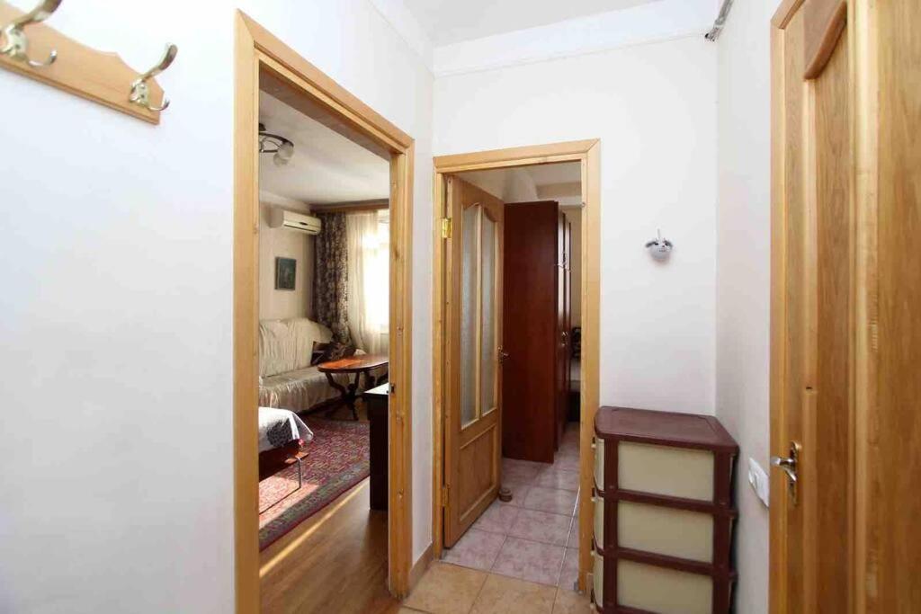 Cozy Apartment In The Center Of Erivan Exterior foto