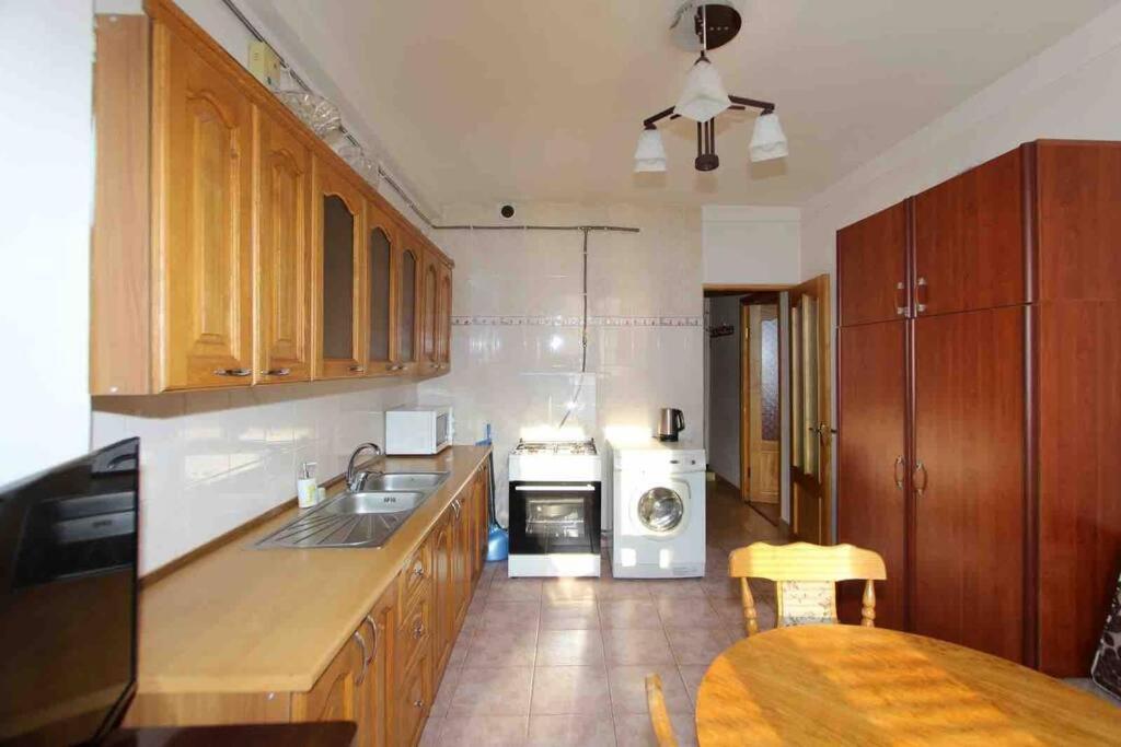 Cozy Apartment In The Center Of Erivan Exterior foto